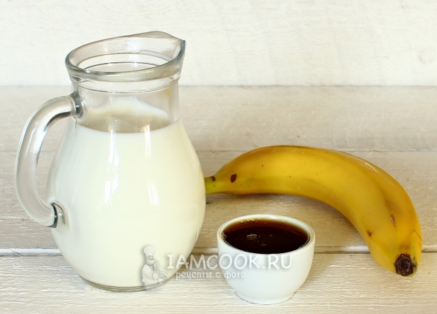 Ingredienser til banan smoothie med mælk
