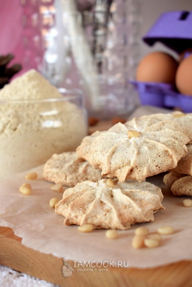 תמונה של עוגיות חלבון-אגוזים עם קמח ארז
