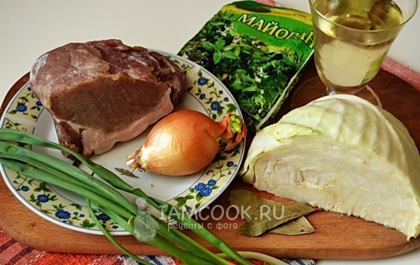 Συστατικά για το λάχανο με χοιρινό