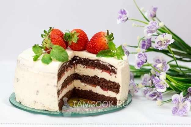 स्ट्रॉबेरी और व्हीप्ड क्रीम के साथ एक बिस्कुट केक के लिए पकाने की विधि