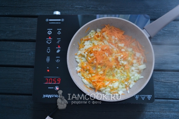 Friggere le cipolle con le carote