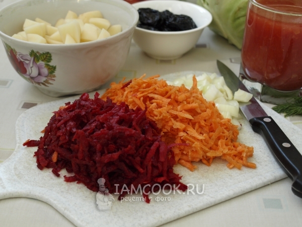 Grate the carrots and beets