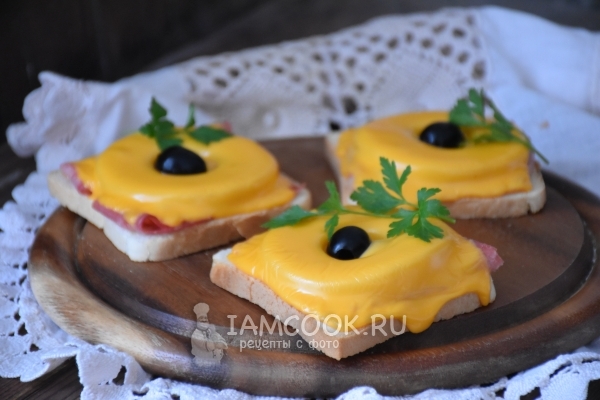 Рецепта за сандвичи с ананас, шунка и сирене