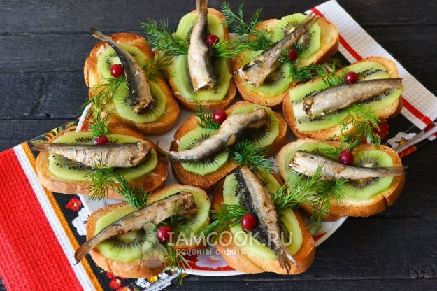 Una ricetta per panini con spratti e kiwi