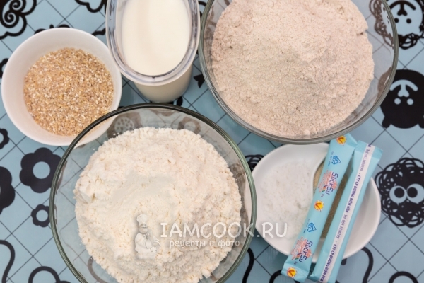 Ingredienti per pani integrali con crusca su kefir