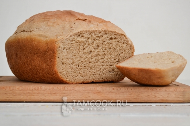 خبز من دقيق الحبوب الكاملة على الزبادي