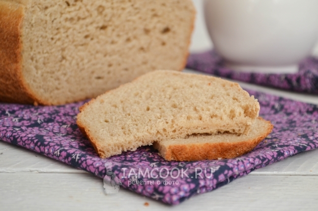 صورة من الخبز من الطحين الكامل على الكفير