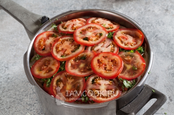 Tomatenscheiben einlegen