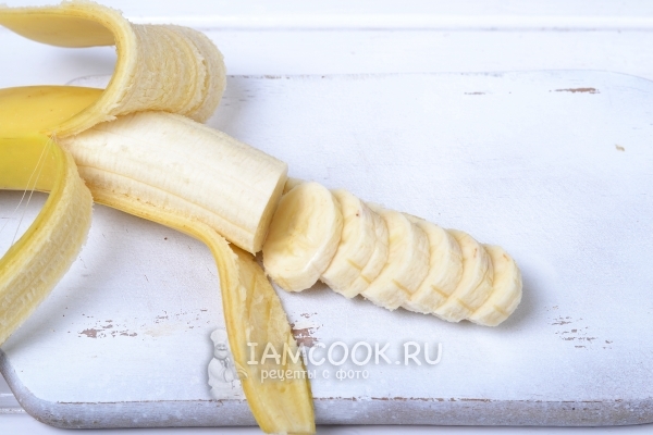 Schneide die Banane ab