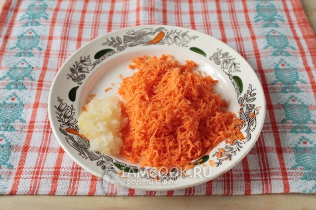 Jauhota sipulia ja porkkanoita