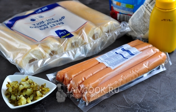 Ingredients for French hot dogs