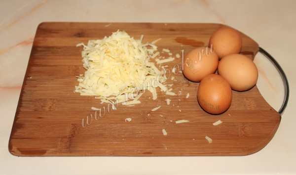 גבינת פרמזן וביצי תרנגולת