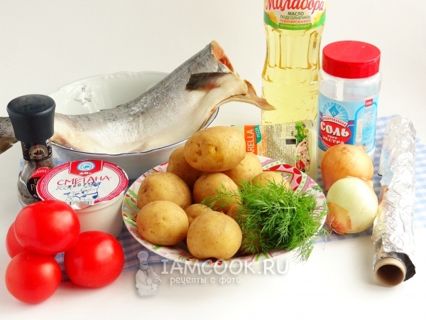 Ingredients for pink salmon with potatoes in foil in the oven