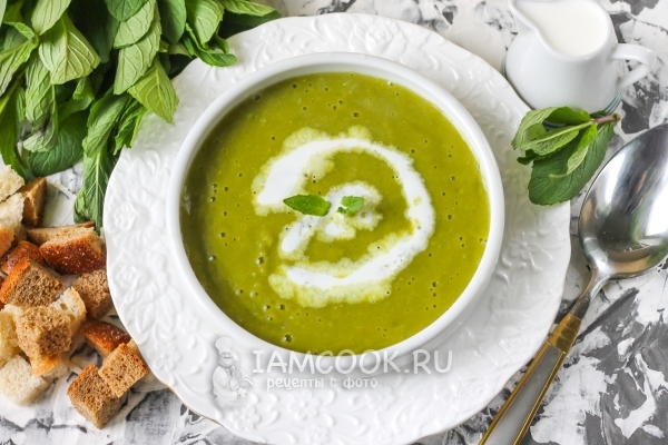 Fotografija juhe od graška s vrhnjem i mentom