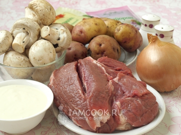 Složení pro hovězí maso se žampiony a brambory v troubě