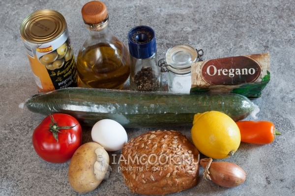 Ingredientes para ensalada griega con crutones