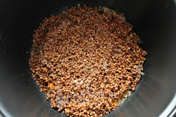 Pour buckwheat