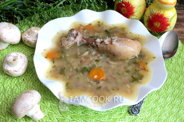 Foto af boghvede suppe med svampe og kylling