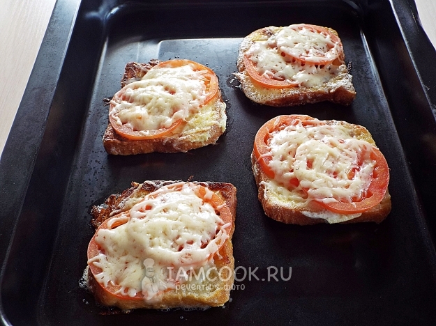 Billede af croutoner med tomater og ost