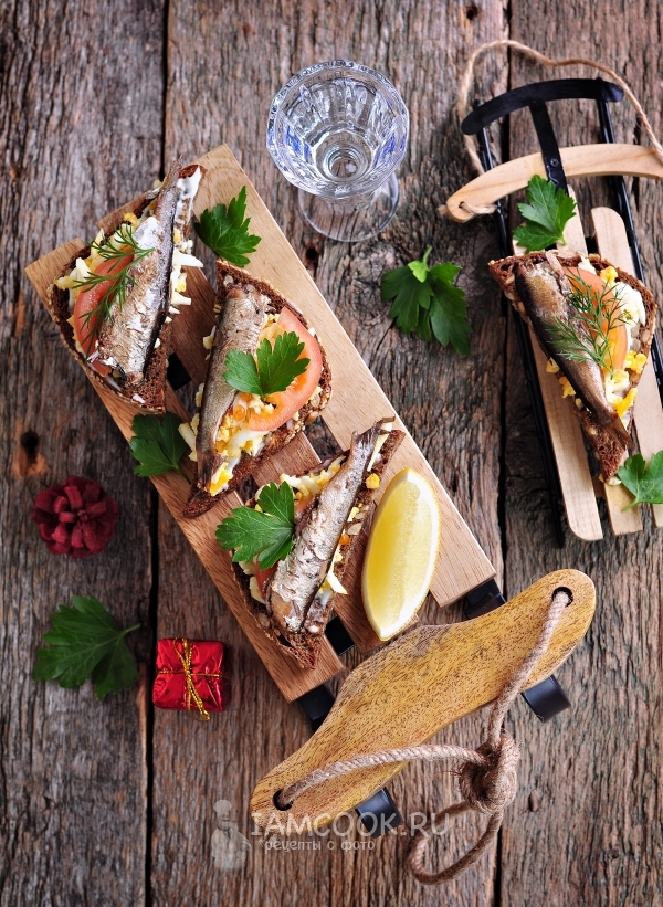 Photo of croutons with sprats
