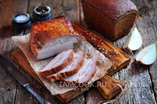 ओवन में सूअर का मांस brisket का फोटो