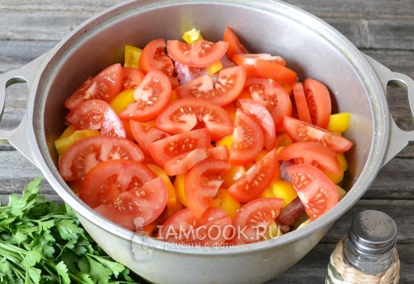 Lapisan atas hashlama - tomat