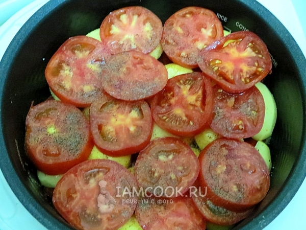Πασπαλίστε τις ντομάτες με πιπέρι