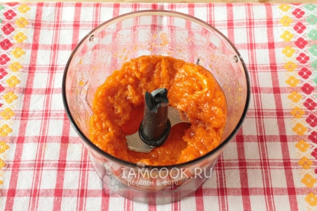 Osušte sušené meruňky v mixéru