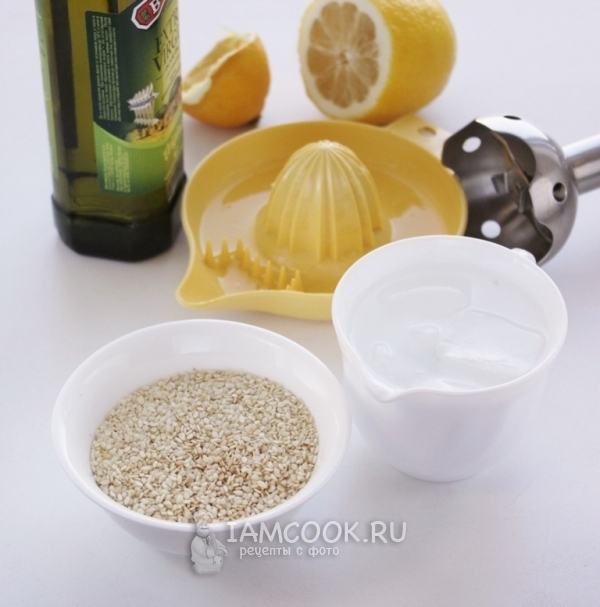 Vytlačte citrónovou šťávu