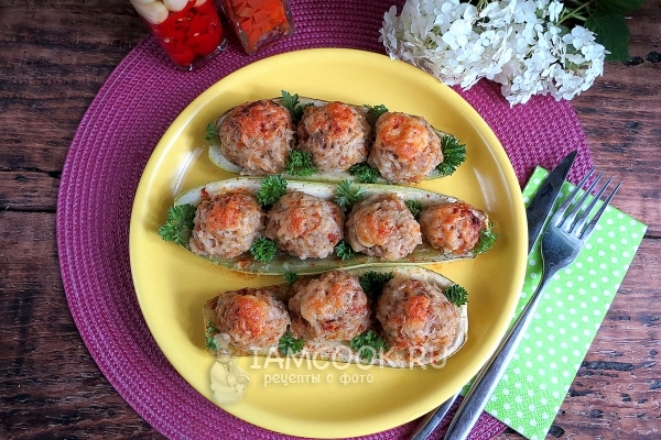 Foto von Zucchini mit Hackfleisch und Reis
