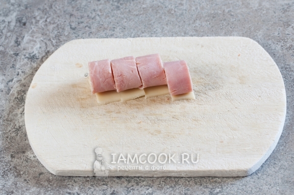 Cut the roll of ham