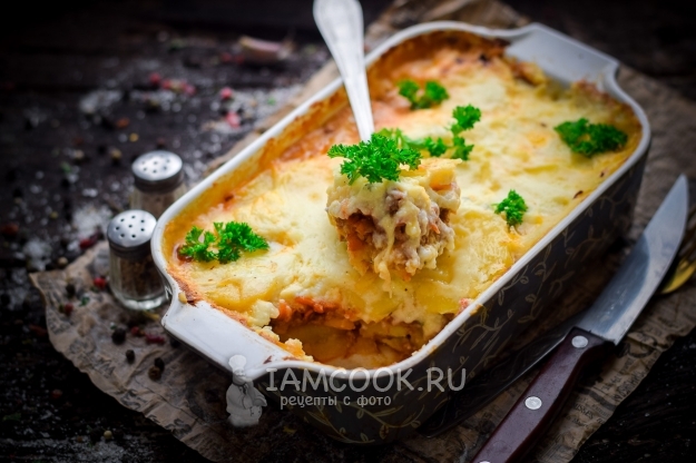 Lasagne with potatoes and minced meat