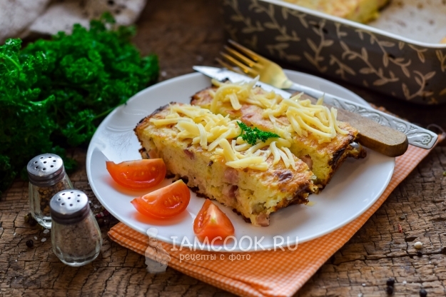 Resep untuk casserole kentang dengan ham dan keju