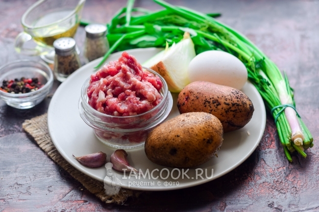Ingredients for potato patties with minced meat in the oven