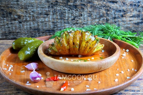 Foto von Kartoffel-Akkordeon mit Speck im Ofen