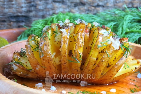 Das Rezept für Kartoffel-Akkordeon mit Speck im Ofen