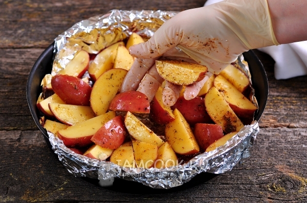 יוצקים את תפוחי האדמה בשמן