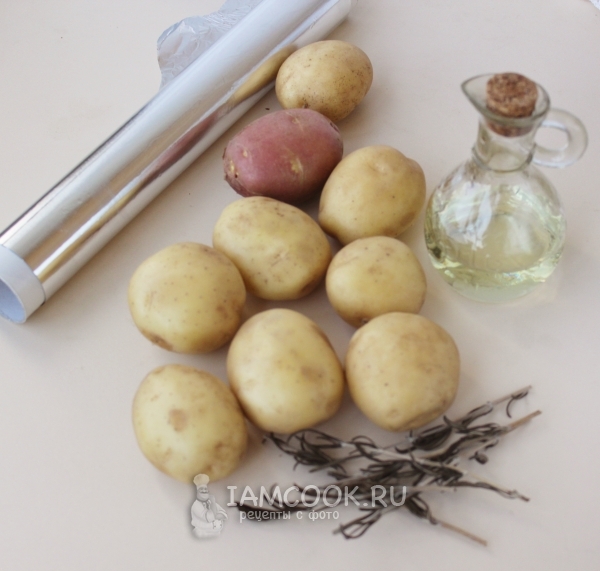 Ingredients for potatoes in uniform in foil in the oven
