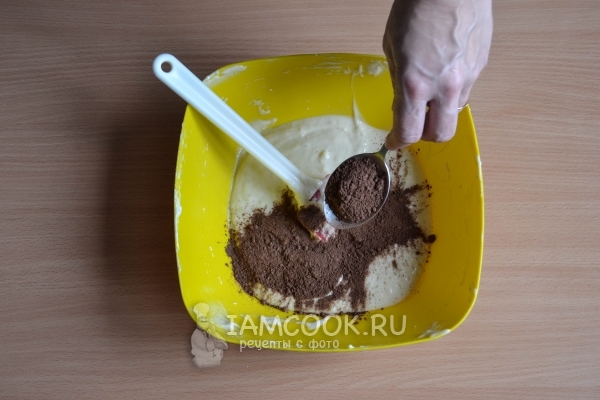 Divide the dough and pour cocoa into one half