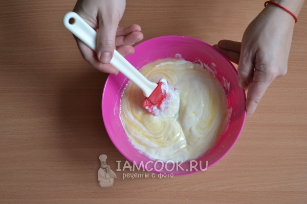 Add sour cream and stir