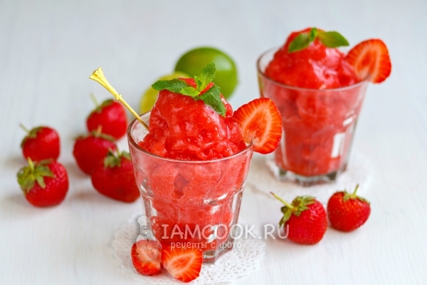 एक स्ट्रॉबेरी स्लैश का फोटो