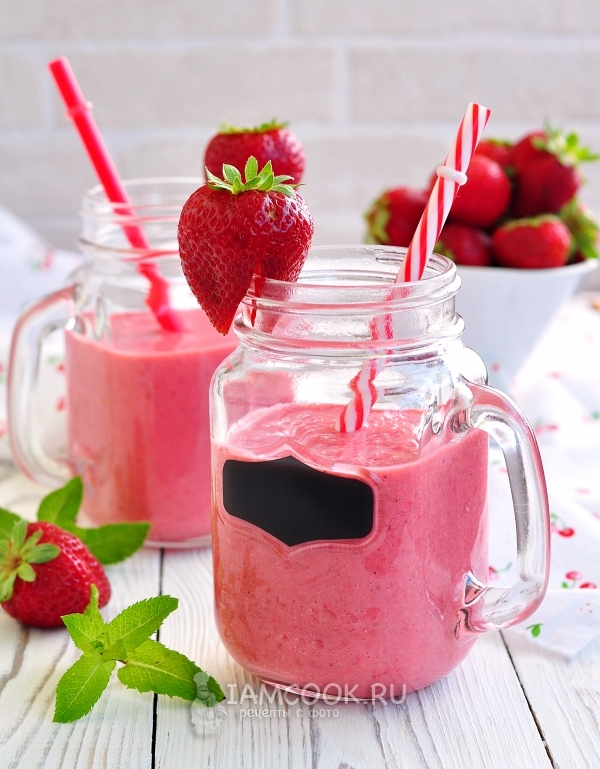दूध के साथ स्ट्रॉबेरी smoothie के लिए नुस्खा