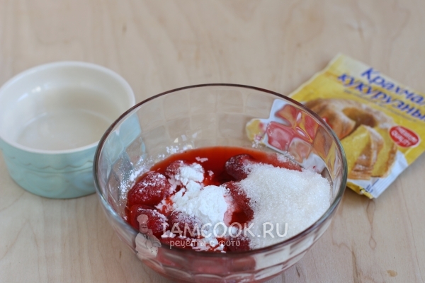 Combine strawberries, sugar and starch