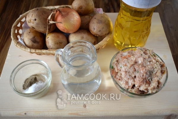 المكونات لسحرة البطاطا مع اللحم المفروم في الفرن