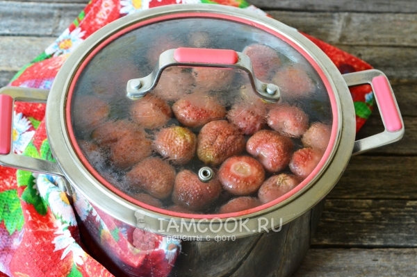 Foto de compota de fresas congeladas