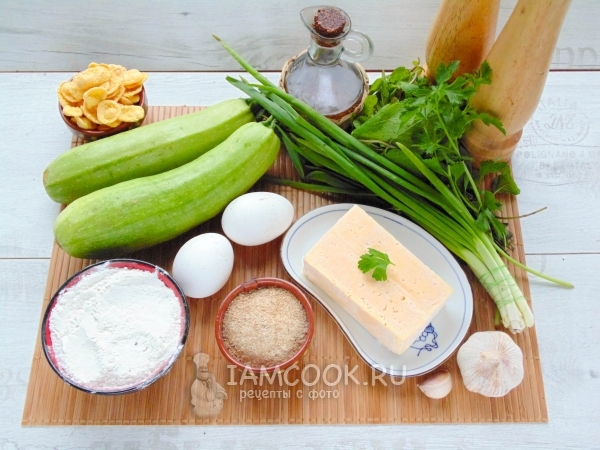 Bahan untuk cutlets zucchini