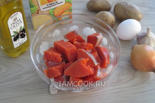 Ingredientes para chuletas de ensalada de salmón rojo