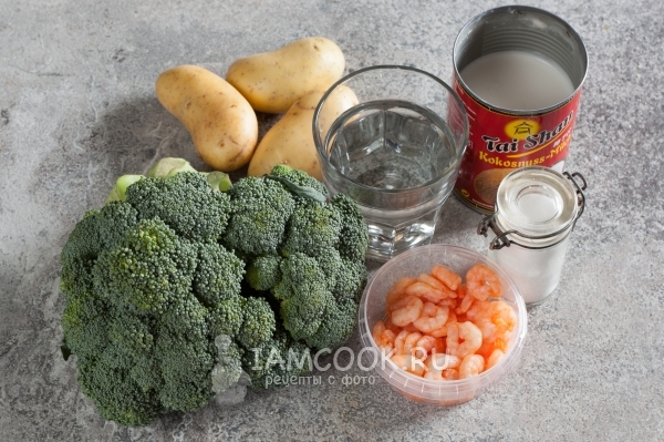 Ingredients for lean cream soup of broccoli