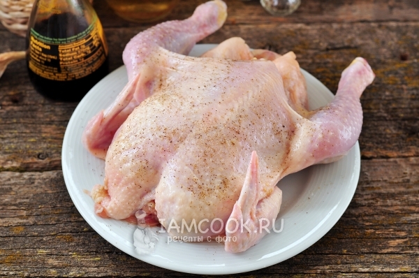 Parut ayam dengan bumbu dan garam