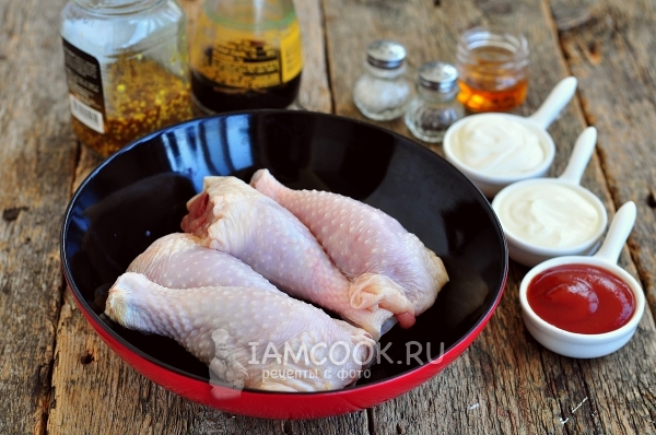 المكونات للدجاج مع الخردل في الفرن